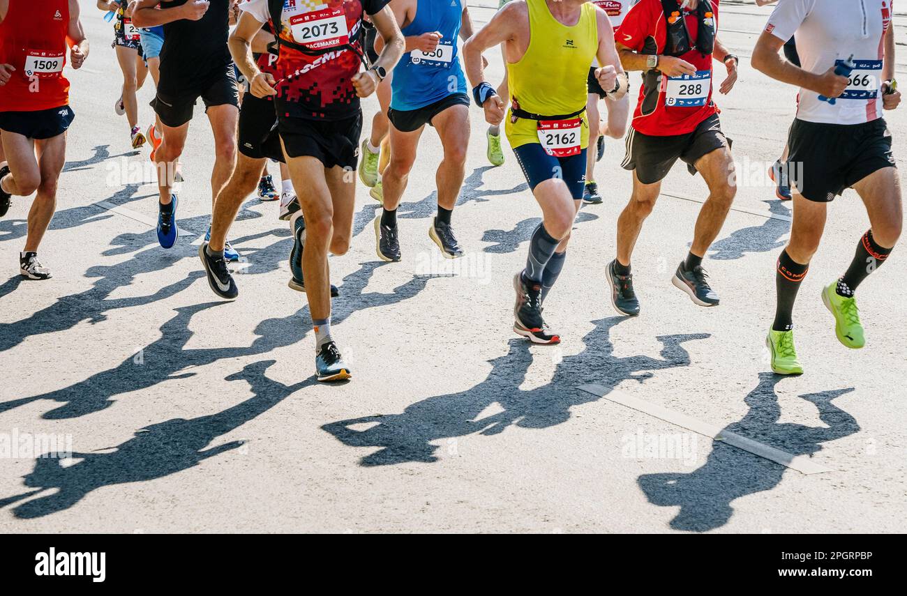 Gruppo atleti corridori maschi maratona corsa, abbigliamento da corsa Nike, Adidas, Asics, Puma, foto editoriali sportive Foto Stock