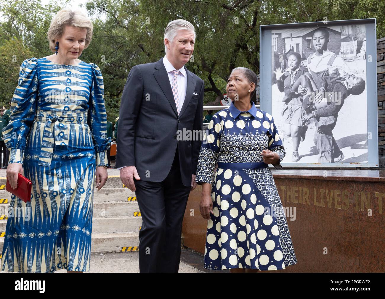 Johannesburg, Sudafrica. 24th Mar, 2023. Regina Mathilde del Belgio e Re Filippo - Filip del Belgio Visita il memoriale anti-Apartheid al Museo Hector Pieterson di Soweto, Johannesburg, durante una visita di Stato della coppia reale belga nella Repubblica del Sudafrica, venerdì 24 marzo 2023. BELGA PHOTO BENOIT DOPPAGNE Credit: Belga News Agency/Alamy Live News Foto Stock