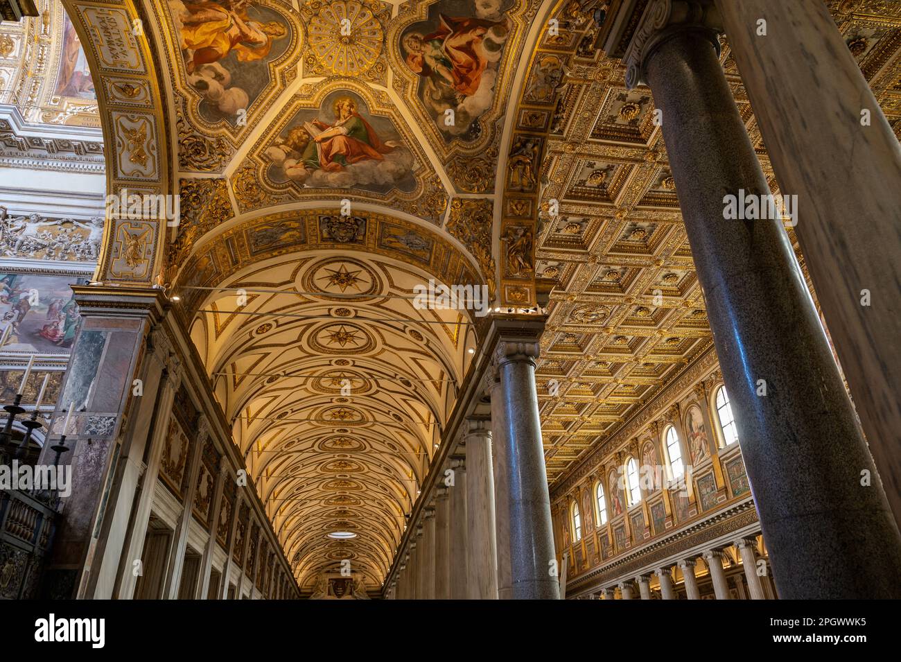 La basilica papale di Santa Maria maggiore è una delle quattro basiliche papali di Roma, situata in Piazza dell'Esquilino, sulla cima del Cispio, Bet Foto Stock