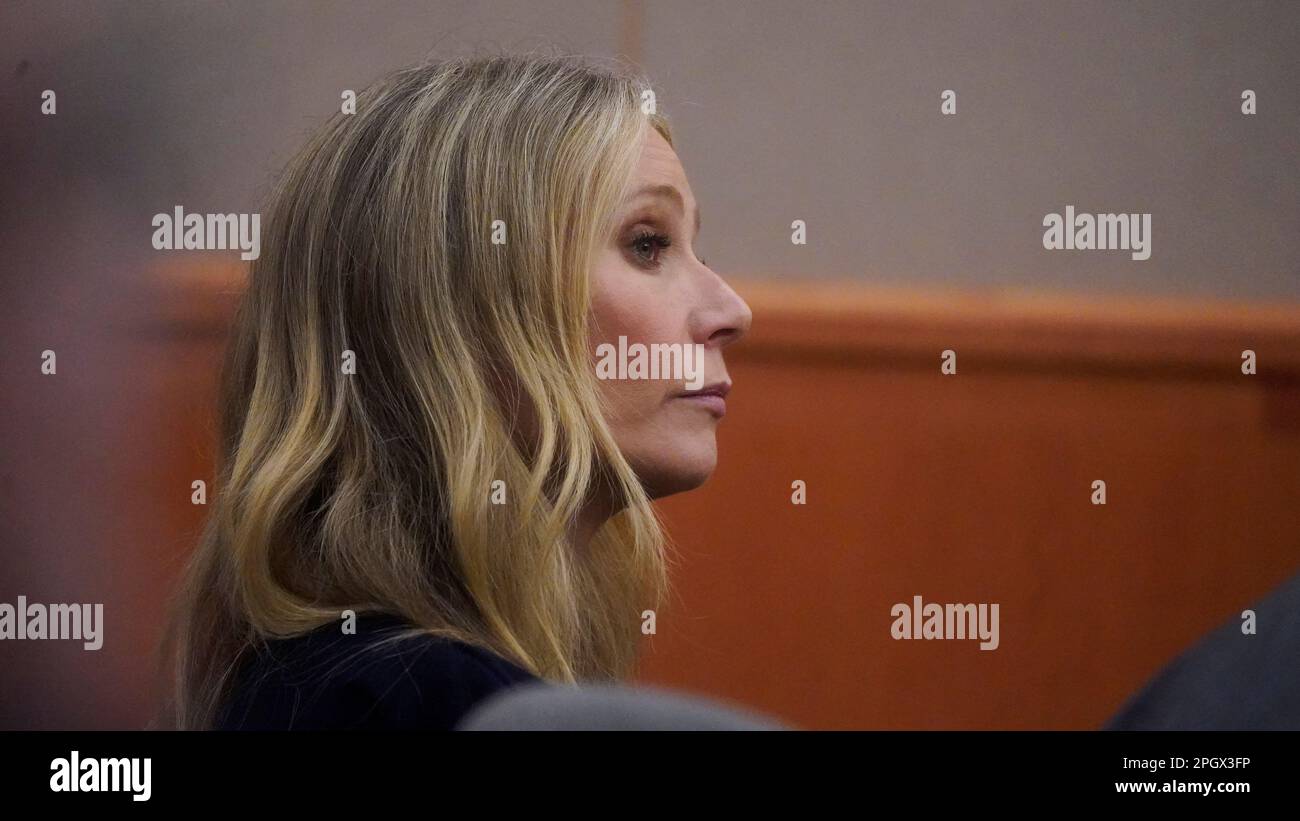 Gwyneth Paltrow siede in tribunale durante il suo crash trial, a Park City, Utah, Stati Uniti Marzo 24, 2023. Rick Bowmer/Pool tramite REUTERS Foto Stock