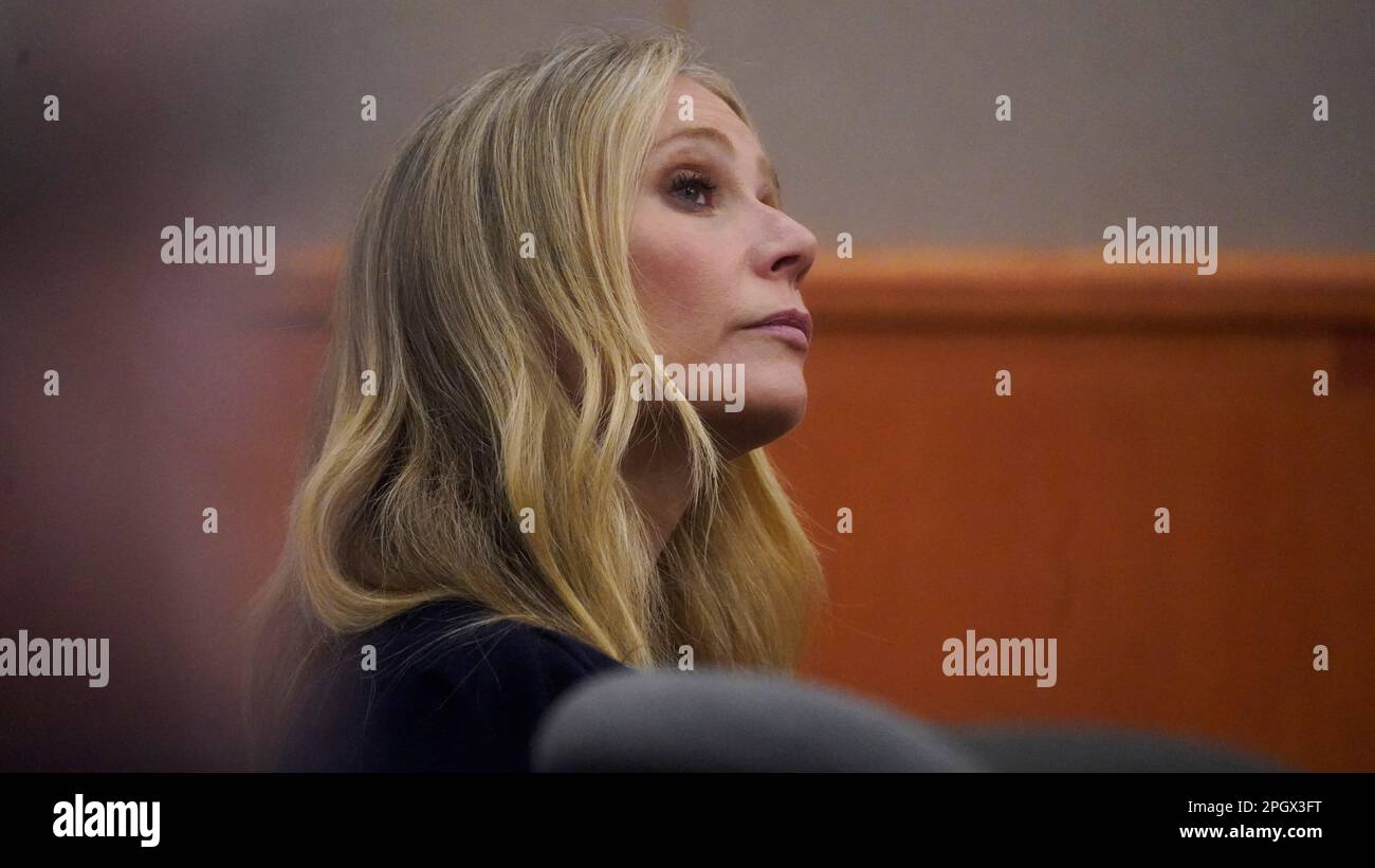 Gwyneth Paltrow siede in tribunale durante il suo crash trial, a Park City, Utah, Stati Uniti Marzo 24, 2023. Rick Bowmer/Pool tramite REUTERS Foto Stock