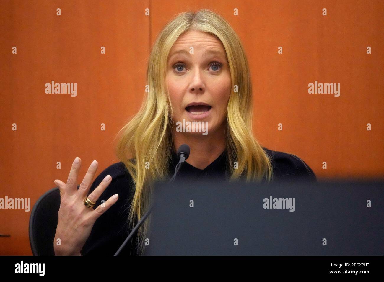 Gwyneth Paltrow testimonia durante il suo crash trial, a Park City, Utah, Stati Uniti, marzo 24, 2023. Rick Bowmer/Pool tramite REUTERS Foto Stock