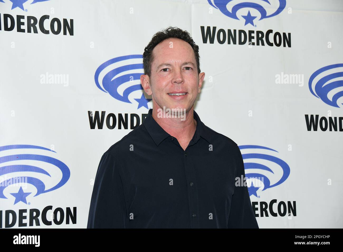 Anaheim CA US marzo 24 2023: Matt Nix arriva alla CBS photocall for True Lies al WonderCon 2023 giorno 1 presso l'Anaheim Convention Center il 24 marzo, Foto Stock