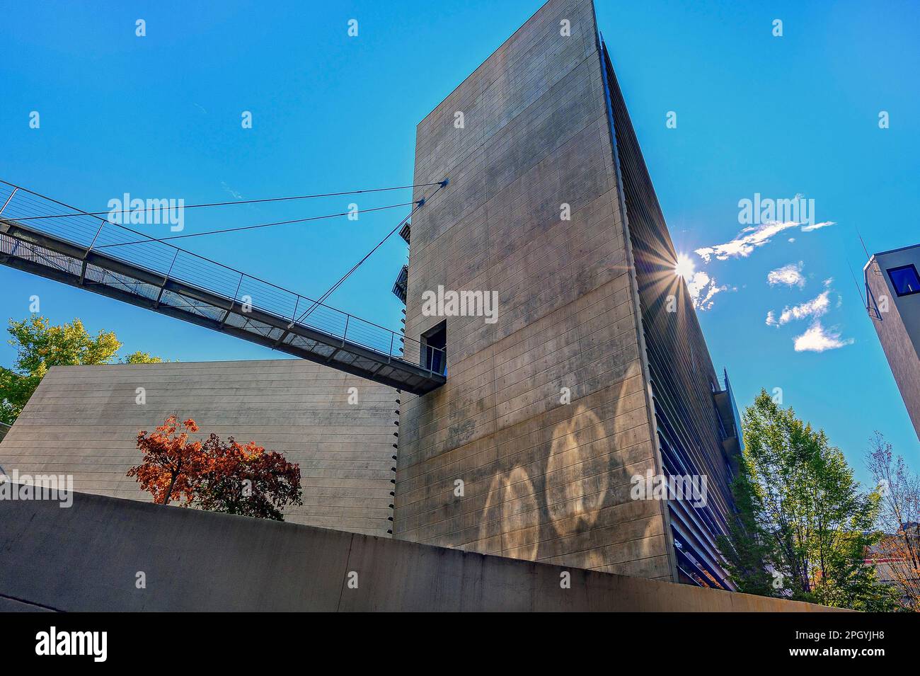 Ascensore e facciata in cemento, Università tecnica di Monaco. TUM, Monaco, Baviera, Germania Foto Stock