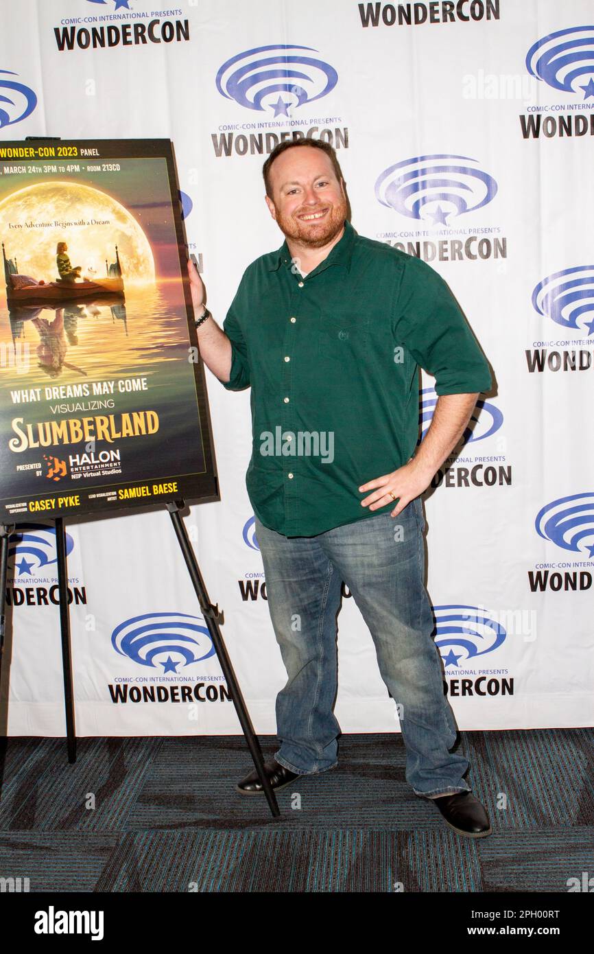 Brandon Zachary arriva nella sala stampa di 'Slumberland' alla convention WonderCon 2023 presso l'Anaheim Convention Center di Anaheim, California, venerdì, Foto Stock