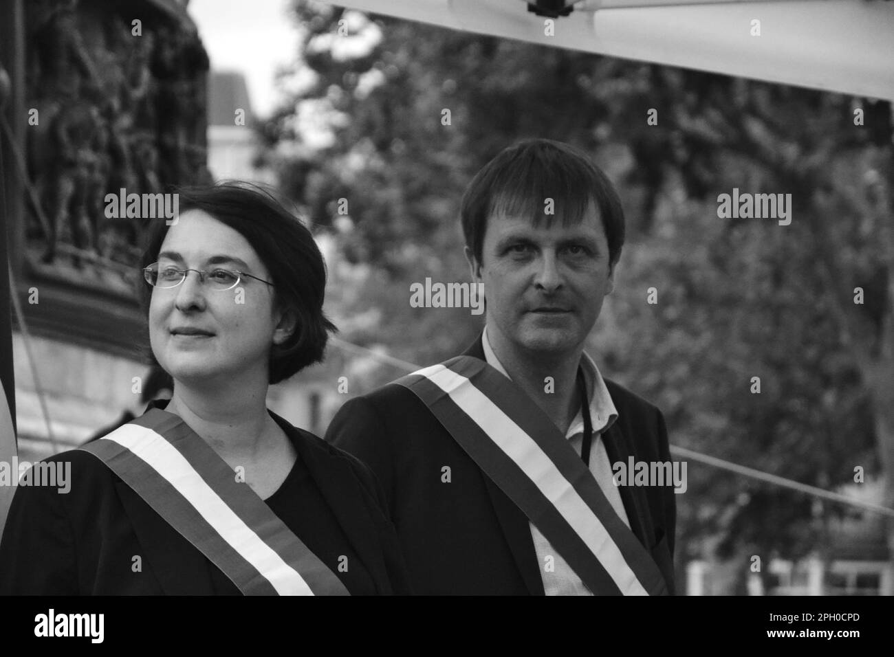 Parigi, Francia - 11 luglio 2017 : Ritratto degli ex deputati francesi Muriel Ressiguier e Michel Larive. Foto Stock