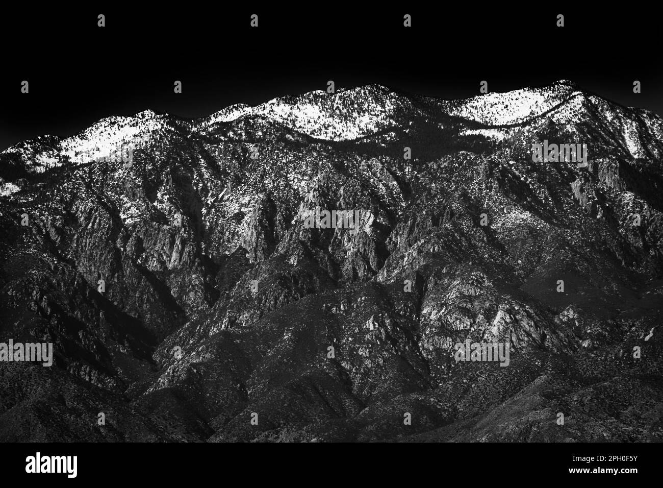 Foto artistiche in bianco e nero delle montagne di Santa Rosa in California. Foto Stock