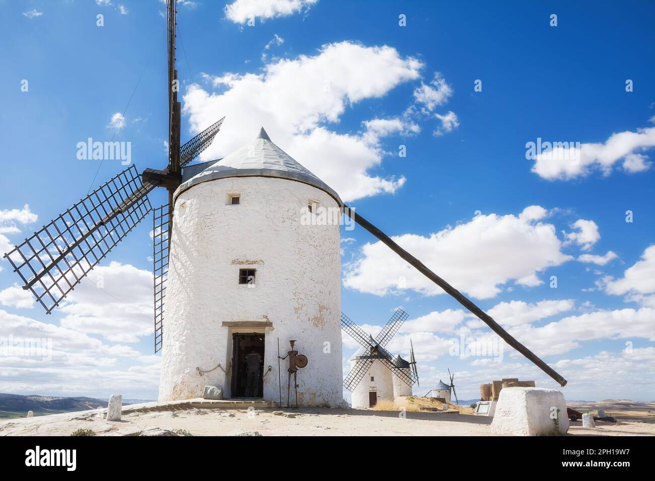 Serie di mulini a vento di Consuegra, nei luoghi della rue di Cervantes per il suo libro Don Quiscotte Foto Stock