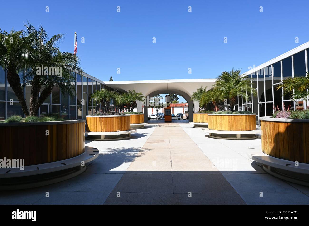 ORANGE, CALIFORNIA - 24 MAR 2023: La città di Orange Civic Center. Foto Stock