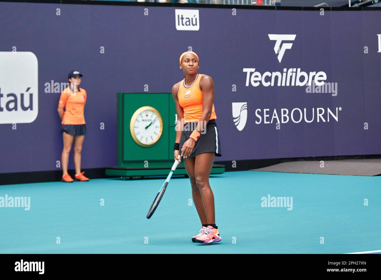 Miami Gardens, Florida, Stati Uniti. 25th marzo 2023. [WTA] [27] A. Potapova vs [6] C. Gauff (USA) durante il torneo mondiale di tennis al Miami Open 2023 powered by Itau. Credit: Yaroslav Sabitov/YES Market Media/Alamy Live News. Foto Stock