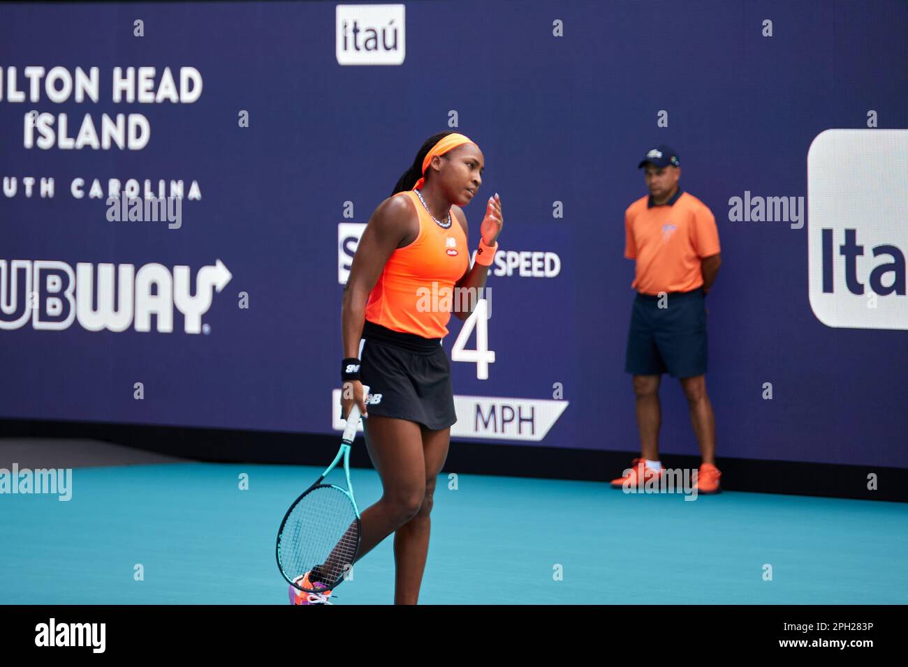 Miami Gardens, Florida, Stati Uniti. 25th marzo 2023. [WTA] [27] A. Potapova vs [6] C. Gauff (USA) durante il torneo mondiale di tennis al Miami Open 2023 powered by Itau. Credit: Yaroslav Sabitov/YES Market Media/Alamy Live News. Foto Stock