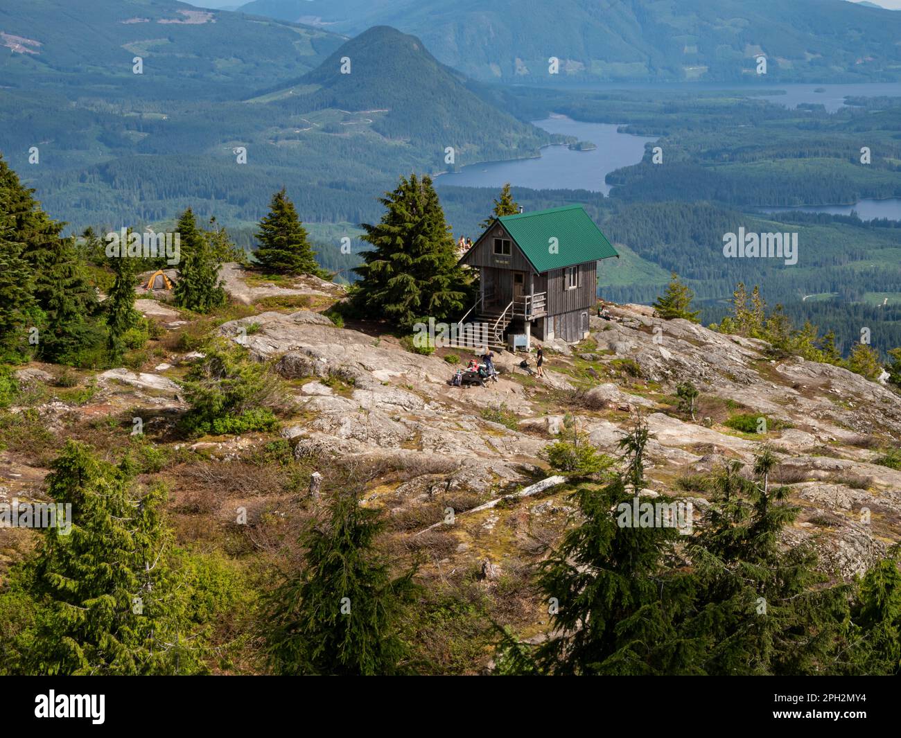BC00702-00...BRITISH COLUMBIA - Tin Hat Chalet situato sul Sunshine Coast Trail. Foto Stock