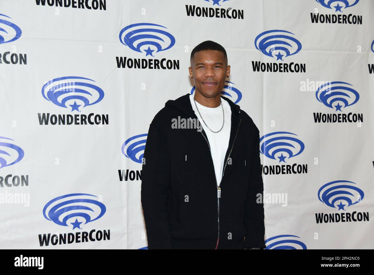 Gauis Charles arrivo alla foto Walking Dead: Dead City al WonderCon Day 2 2023 presso il Centro Congressi di Anaheim il 25 marzo 2023 Foto Stock