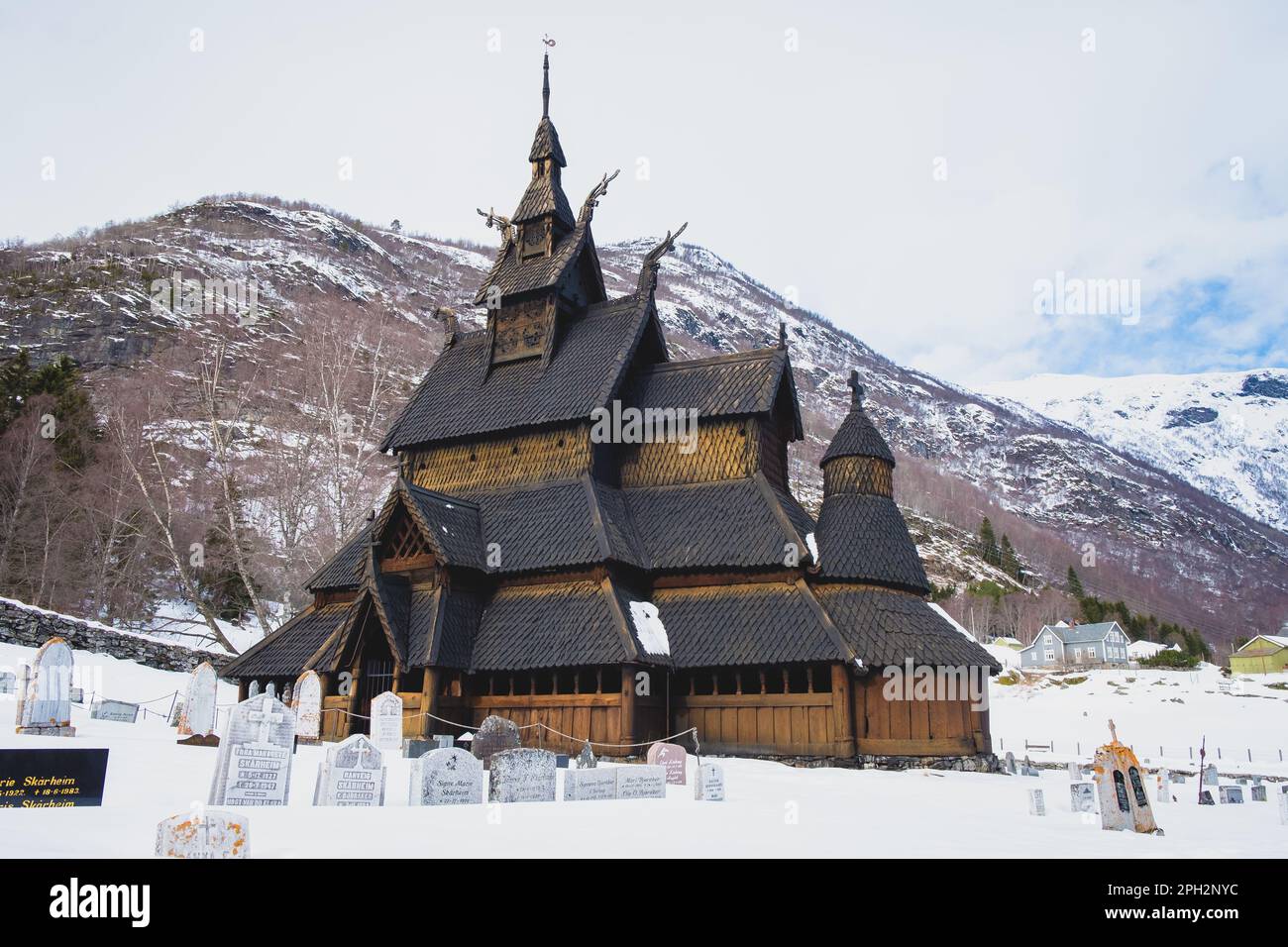 Chiesa Stave Borgund durante l'inverno. Foto Stock