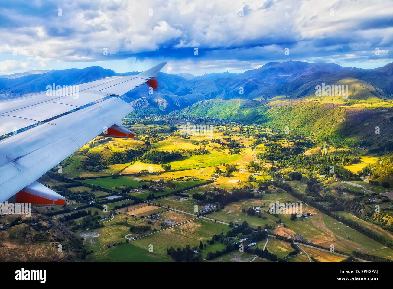 Arrotown valle intorno Queenstown in Nuova zelanda da aereo passeggeri. Foto Stock