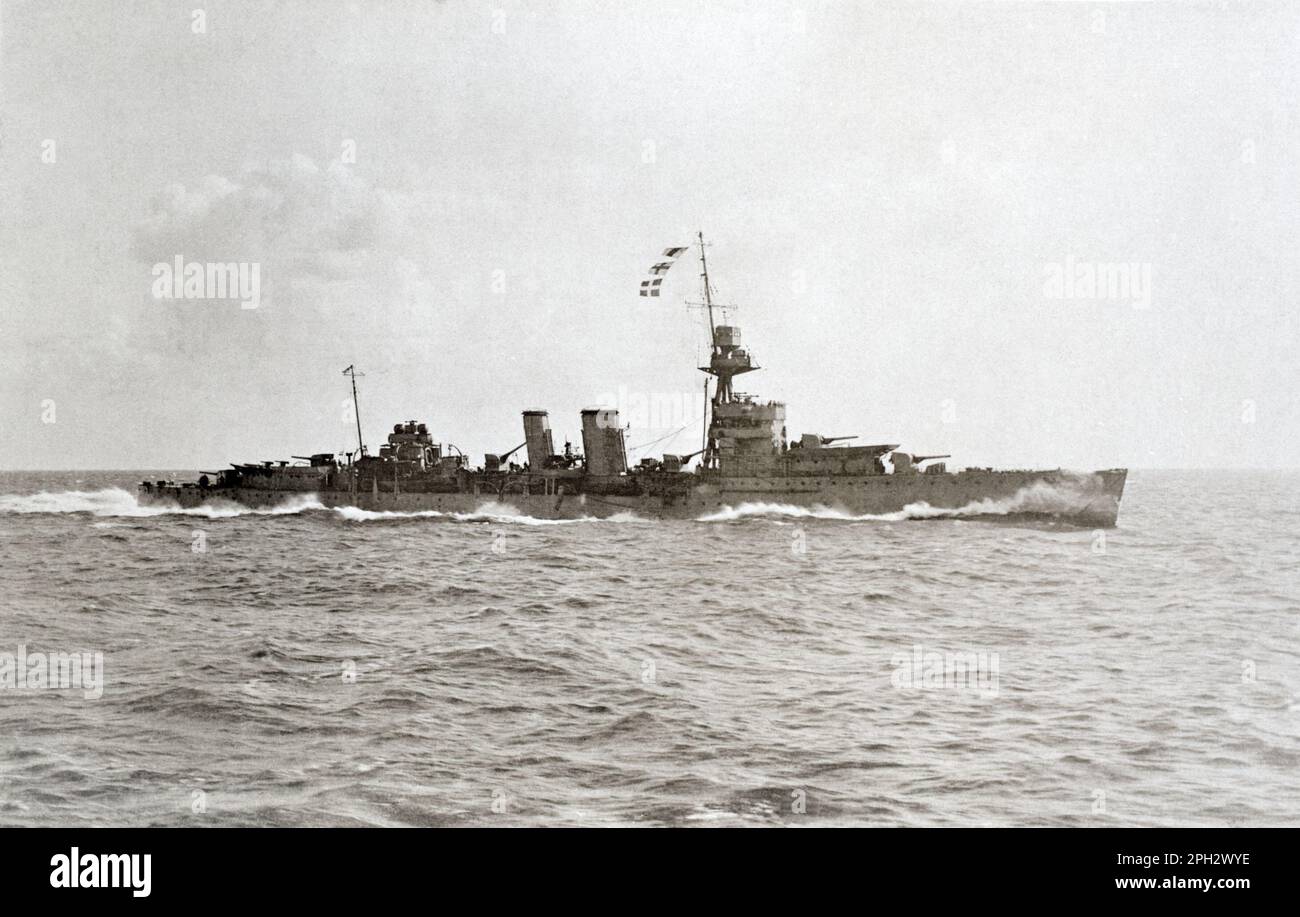 L'incrociatore leggero della Royal Navy HMS Danae nel Mar Baltico, 1921. Foto Stock