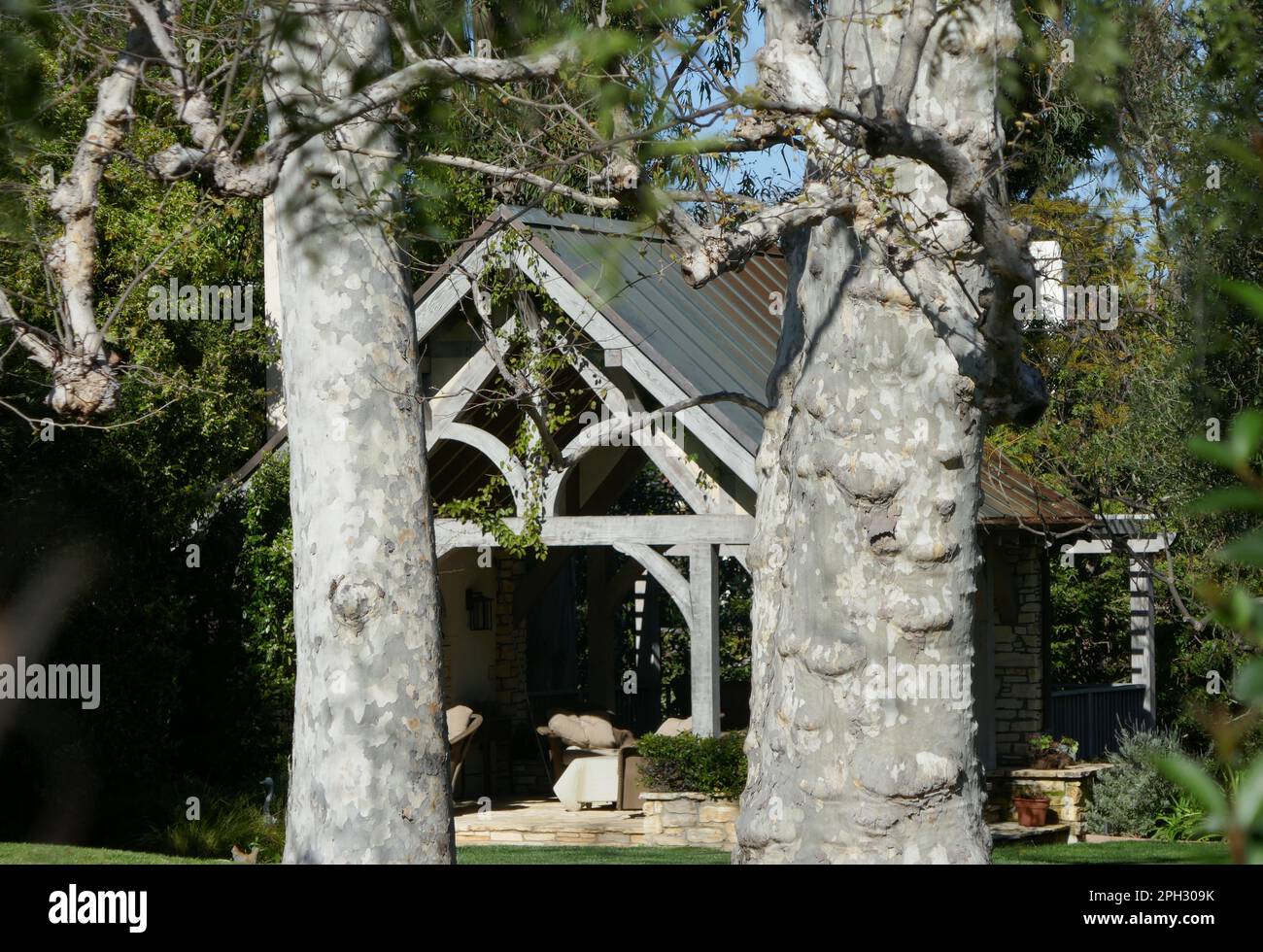 Los Angeles, California, USA 24th marzo 2023 attrice Andrea Leeds ex casa al 240 N. Cliffwood Avenue il 24 marzo 2023 a Los Angeles, California, USA. Foto di Barry King/Alamy Stock Photo Foto Stock