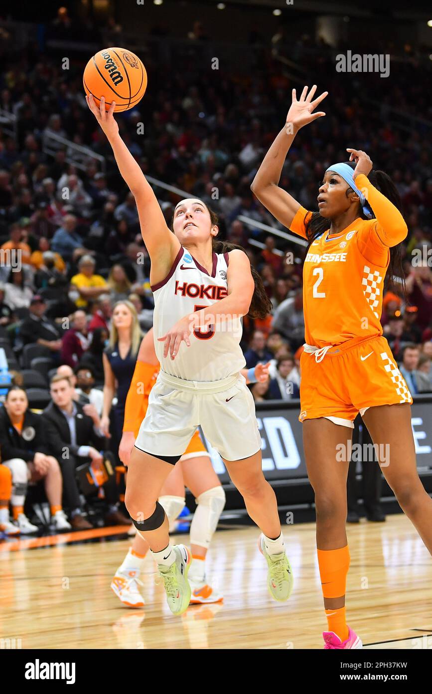 Seattle, Stati Uniti. 25th Mar, 2023. 25 marzo 2023: La guardia degli hokies della Virginia Tech Georgia Amoore (5) si eleva per un laico durante la prima metà del gioco di basket della NCAA Regional Semifinal femminile tra i volontari del Tennessee e gli hokies della Virginia Tech alla Climate Pledge Arena di Seattle, Washington. Steve Faber/CSM/Sipa USA(Credit Image: © Steve Faber/Cal Sport Media/Sipa USA) Credit: Sipa US/Alamy Live News Foto Stock