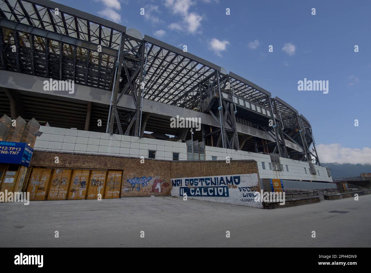 Lo stadio Diego Armando Maradona, sede della S.C. Napoli a Napoli Foto Stock