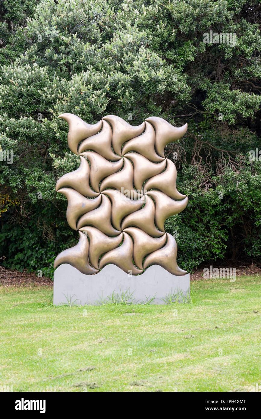 Auckland, Nuova Zelanda - Marzo, 2023. I numeri delle sculture in bronzo sono il linguaggio della natura di Chiara Corbelletto, 2005 . Questa scultura è il par Foto Stock