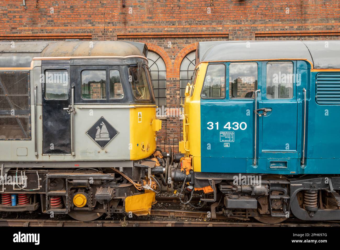 BR Classe 33 No. 33063 e BR Classe 31 No. 31430, Tunbridge Wells West, Spa Valley Railway, East Sussex, UK Foto Stock