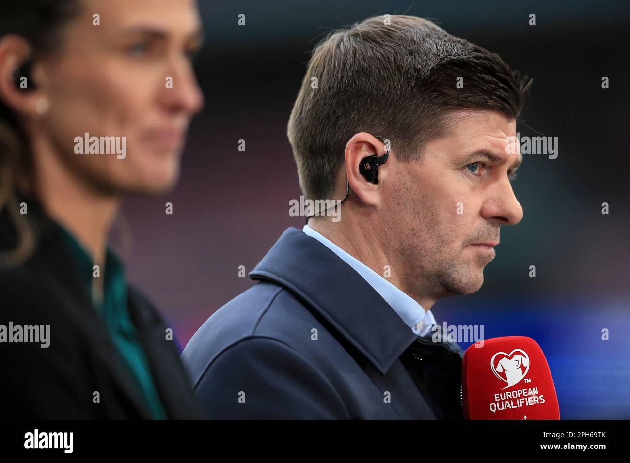 Londra, Regno Unito. 26th Mar, 2023. Steven Gerrard presenta per il canale 4 prima della partita di qualificazione UEFA euro 2024 del Gruppo C tra Inghilterra e Ucraina al Wembley Stadium il 26th 2023 marzo a Londra, Inghilterra. (Foto di Daniel Chesterton/phcimages.com) Credit: PHC Images/Alamy Live News Foto Stock