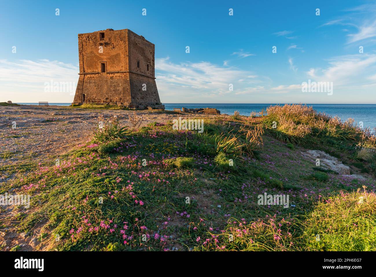 La torre saracena di Pozzillo, Sicilia Foto Stock