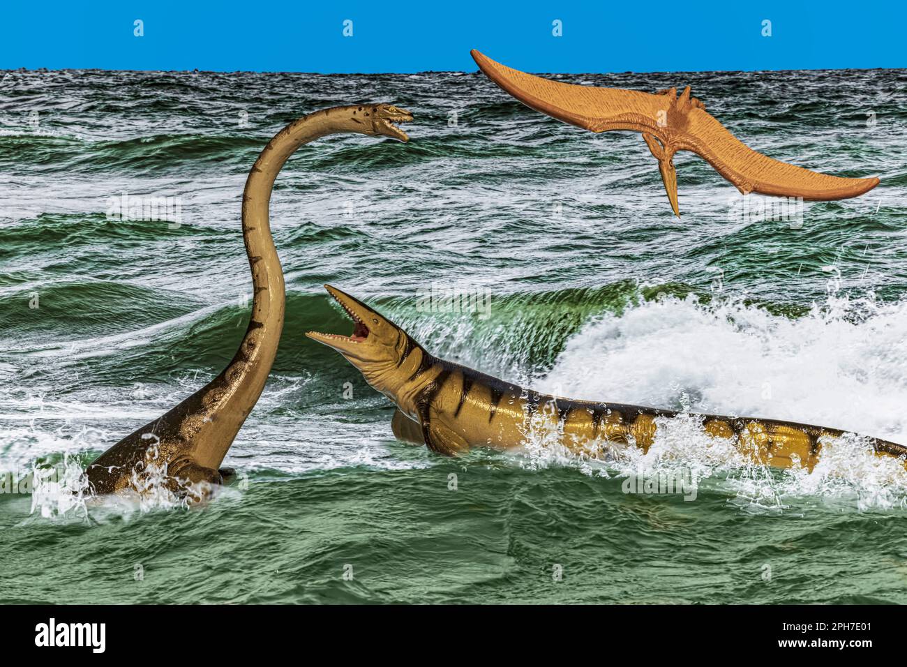 Battaglia Cretacea nel Mare interno Occidentale: Elasmosauro (Safari, 1991); Tylosauro (Safari-Carnegie, 2008); Pteranodon (Safari, 1999). Foto Stock