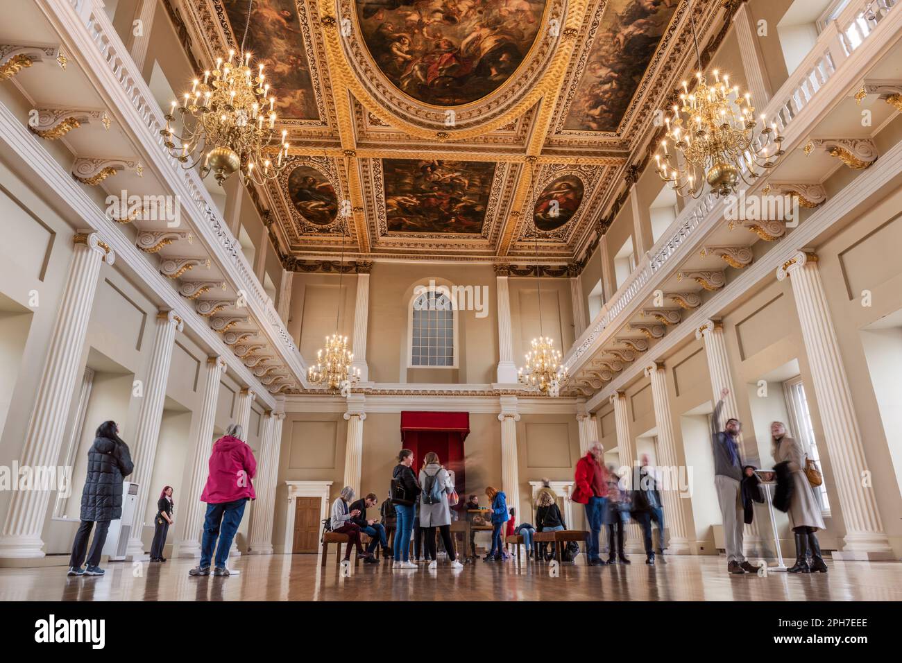 Il bel soffitto della Banqueting House è opera dell'artista fiammingo Sir Peter Paul Rubens. Le tre tele principali raffigurano l'Unione delle corone, Foto Stock