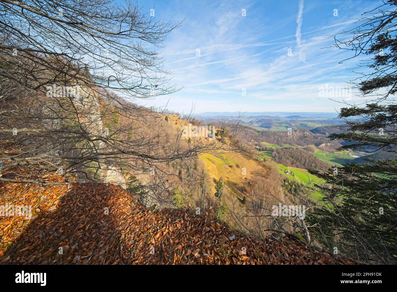 Paesaggio in svizzera nel cantone di basilea terra dalla Lauchflue. Foto Stock