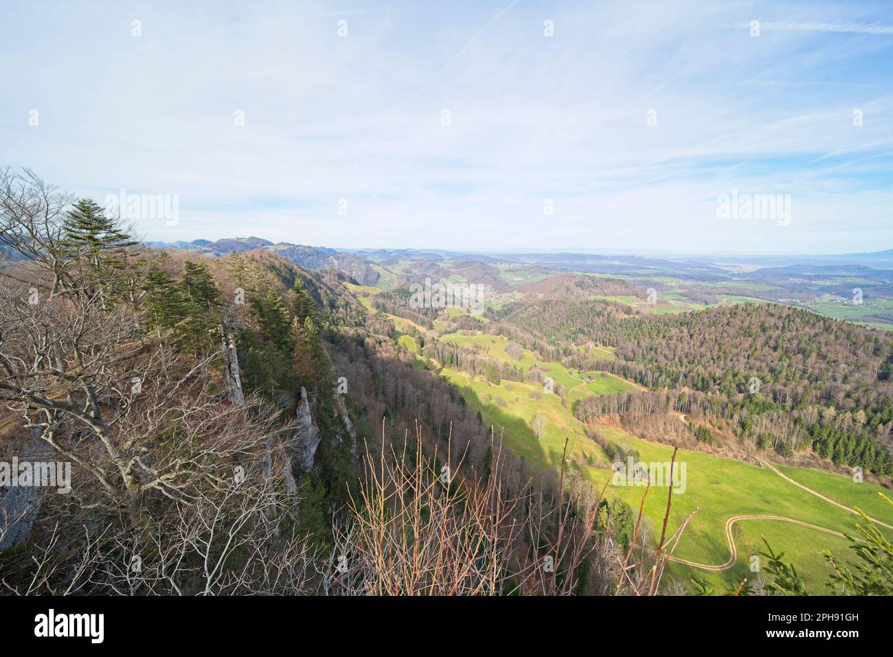 Paesaggio in svizzera nel cantone di basilea terra dalla Lauchflue. Foto Stock