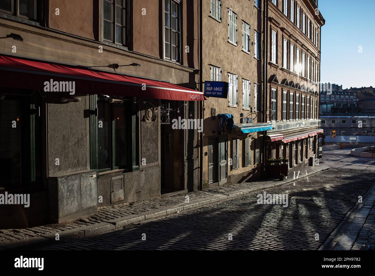 Strade secondarie di Gamla Stan a Stoccolma in Svezia in primavera. Foto Stock