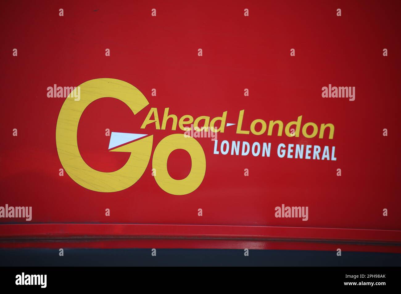 Logo Go Ahead-London. Un autobus nel centro di Londra. Credit: Soinai Noor / Alamy Foto Stock