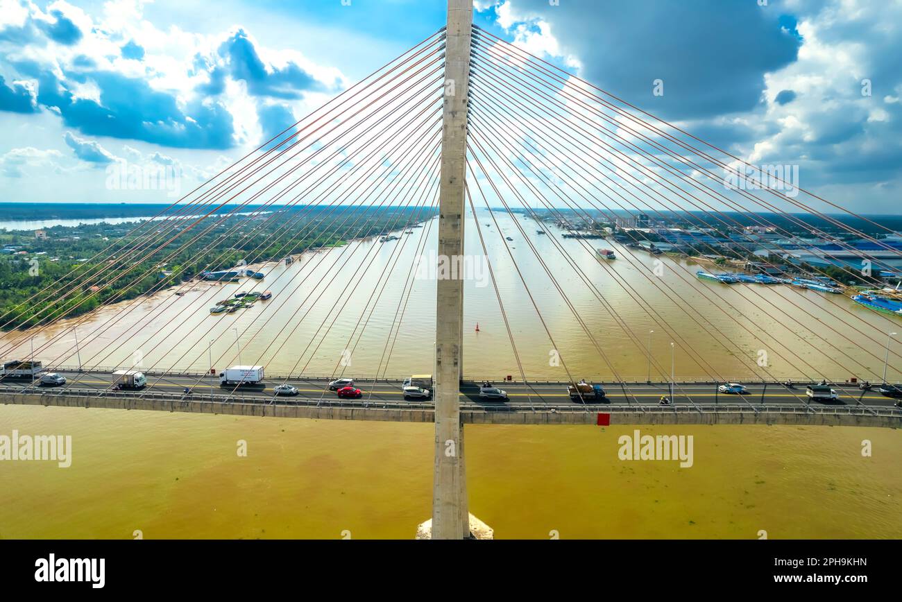 Ponte RACH Mieu, Tien Giang, Vietnam, vista aerea. Il ponte RACH Mieu collega le province di Tien Giang e ben tre nel delta del Mekong, Vietnam. Foto Stock