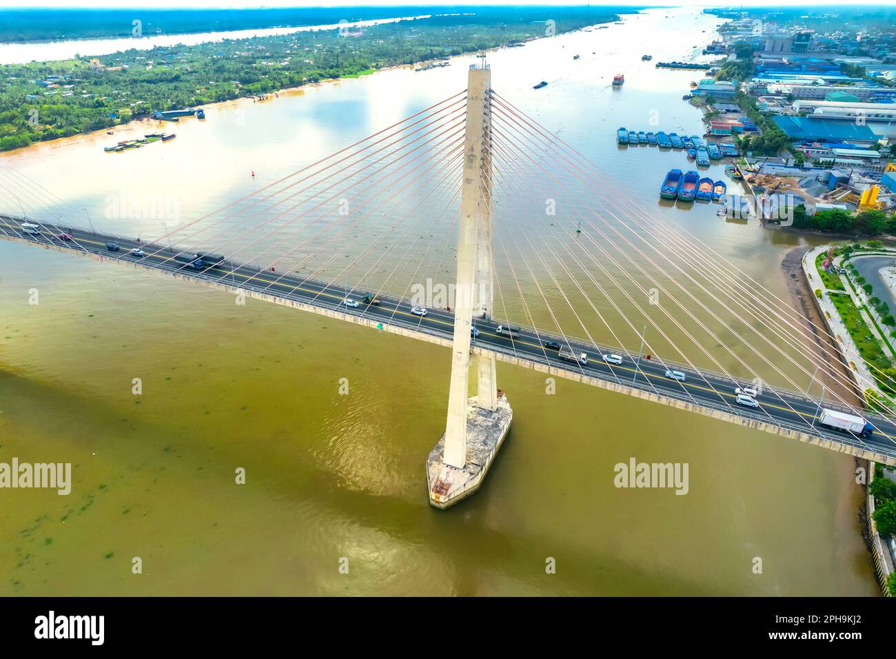 Ponte RACH Mieu, Tien Giang, Vietnam, vista aerea. Il ponte RACH Mieu collega le province di Tien Giang e ben tre nel delta del Mekong, Vietnam. Foto Stock