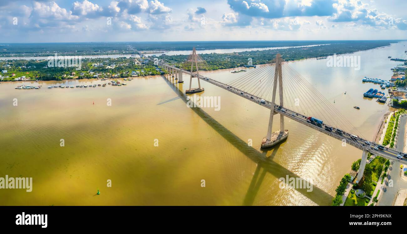 Ponte RACH Mieu, Tien Giang, Vietnam, vista aerea. Il ponte RACH Mieu collega le province di Tien Giang e ben tre nel delta del Mekong, Vietnam. Foto Stock