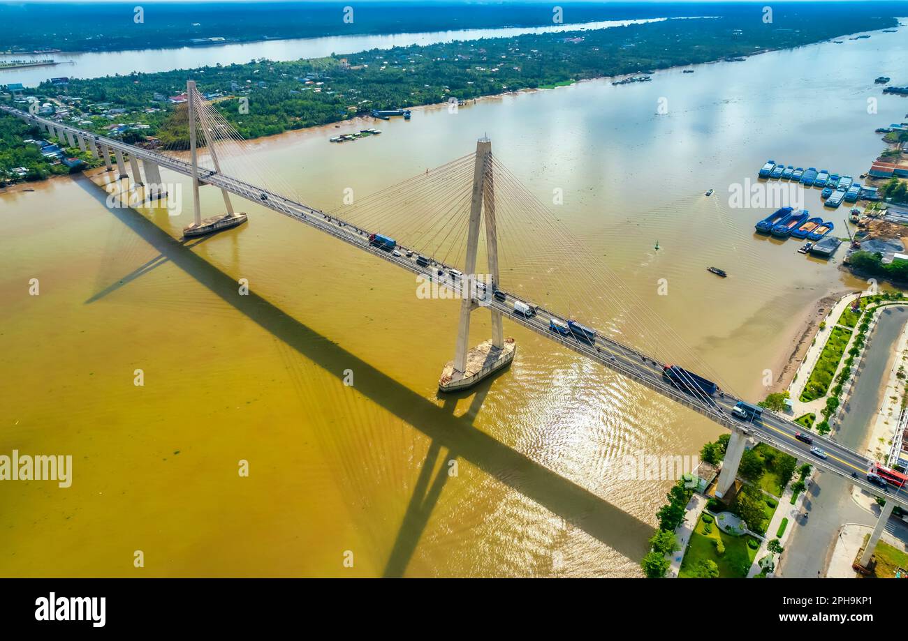 Ponte RACH Mieu, Tien Giang, Vietnam, vista aerea. Il ponte RACH Mieu collega le province di Tien Giang e ben tre nel delta del Mekong, Vietnam. Foto Stock