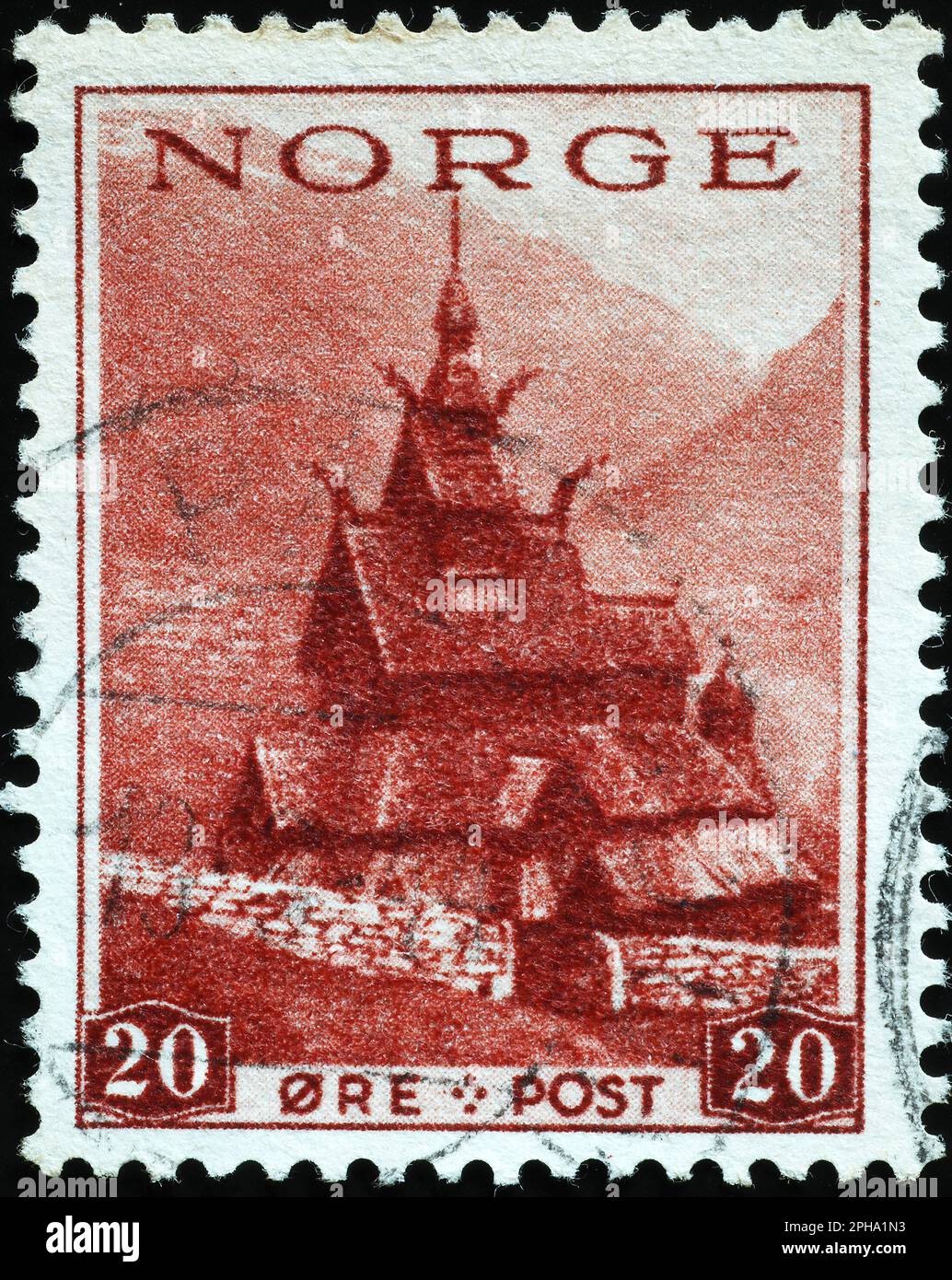 Antico stavkirke in legno su vintage francobollo norvegese Foto Stock