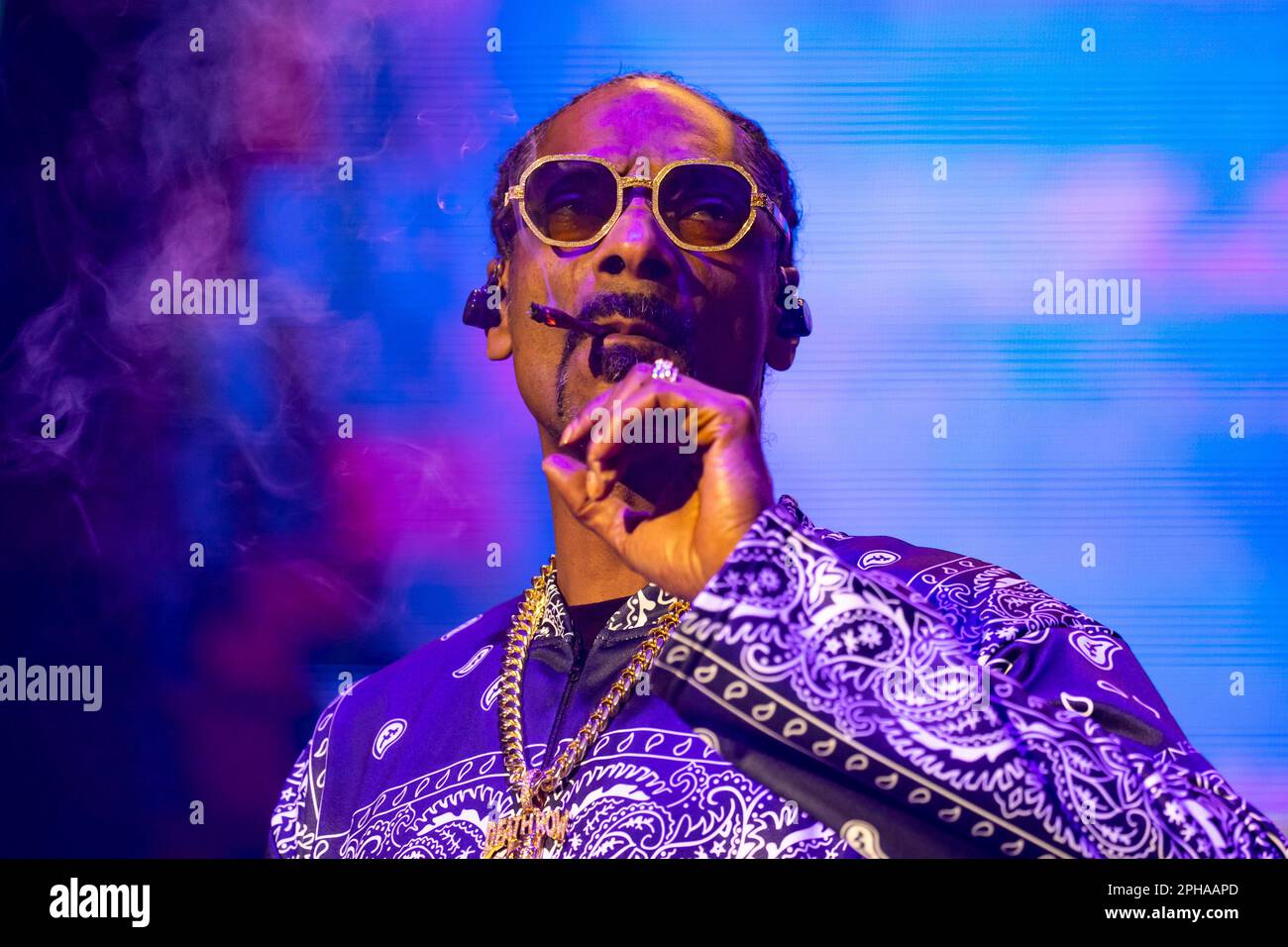 Berlino, Germania. 23rd Mar, 2023. Snoop Dogg tiene un concerto al Max-Schmeling-Halle di Berlino, in Germania, il 23 marzo 2023. (Foto di Emmanuele Contini/NurPhoto) Credit: NurPhoto SRL/Alamy Live News Foto Stock