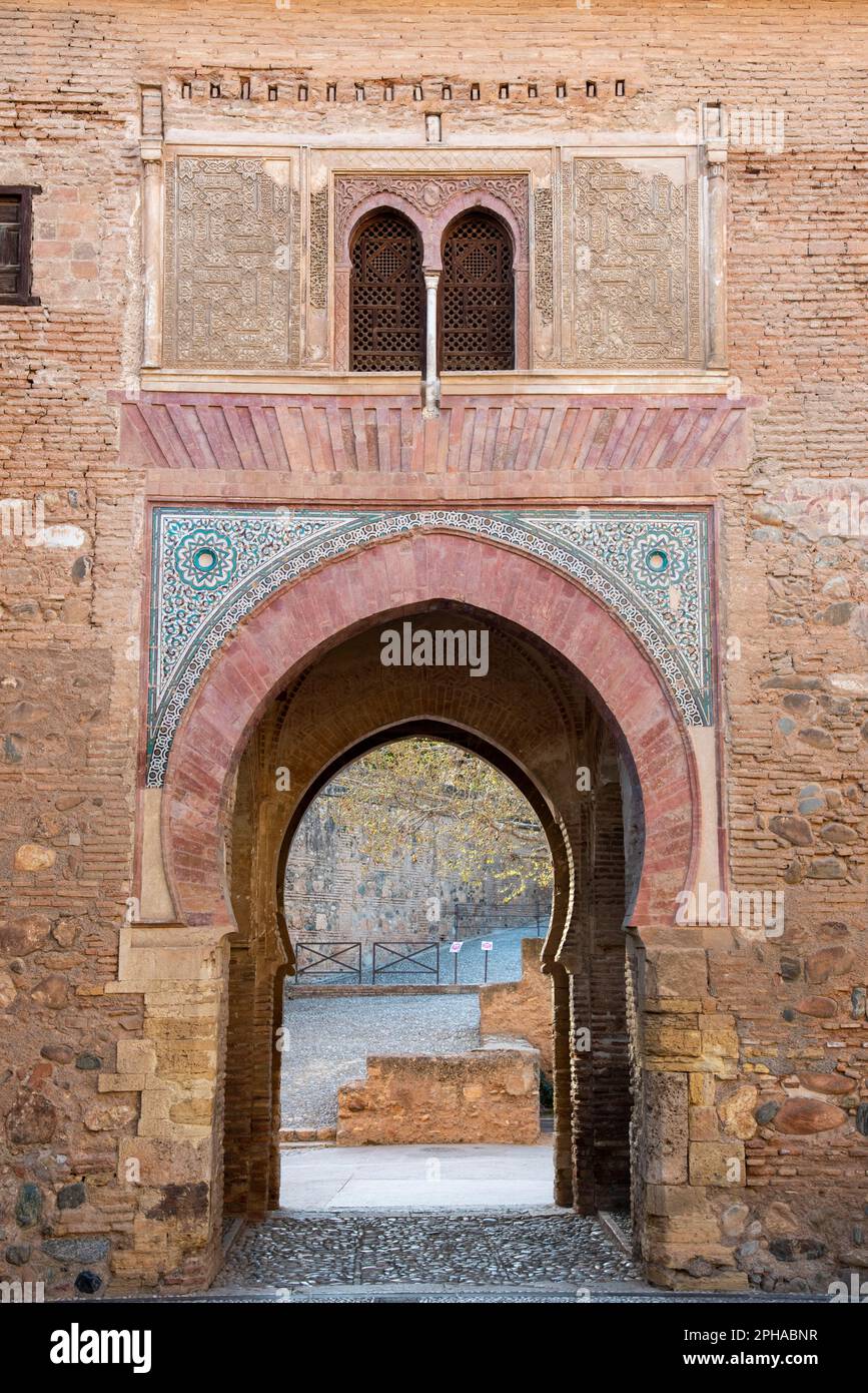 Puerta del vino en la Alhambra de Granada, España Foto Stock