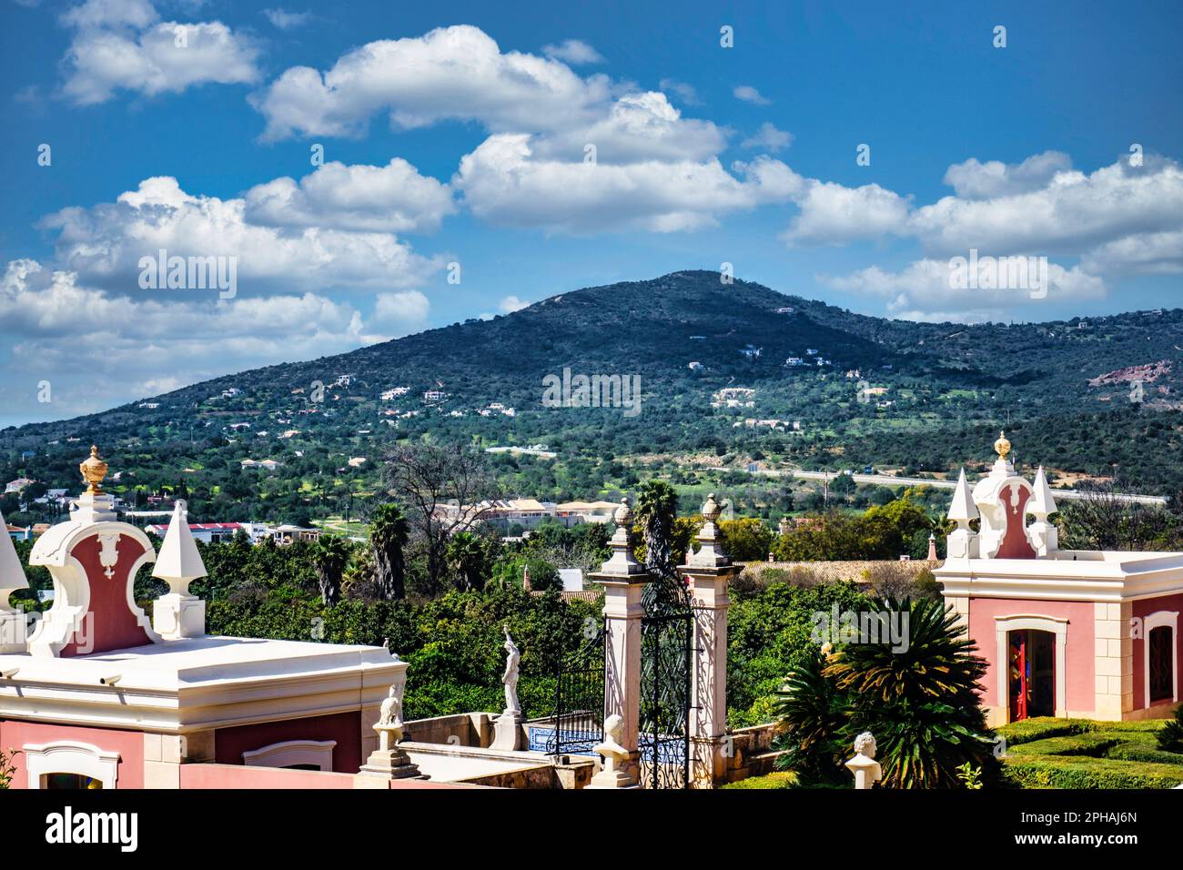 Il paesaggio intorno al villaggio di Estoi in Portogallo. Foto Stock