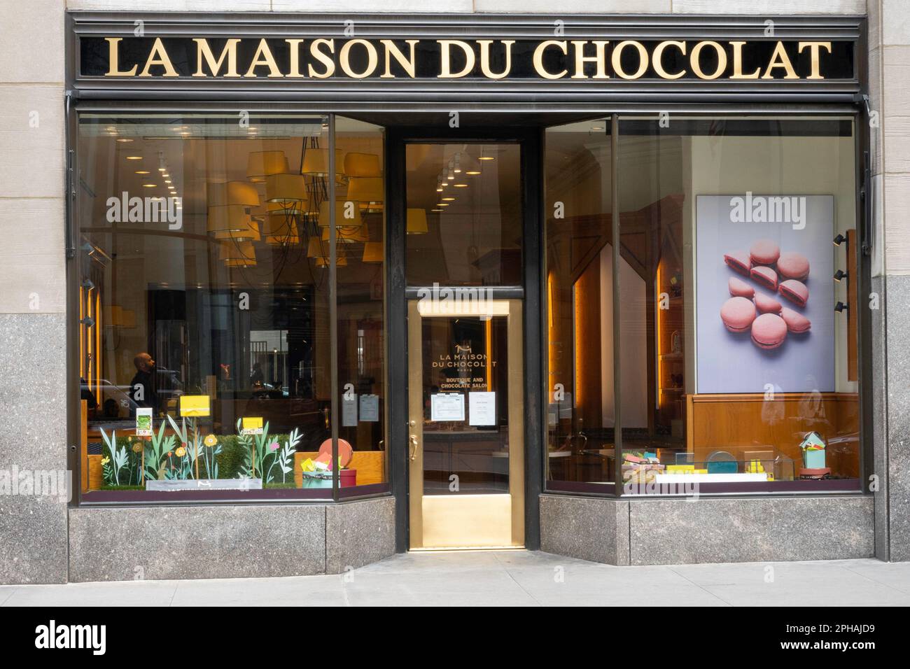 La Maison du Chocolat è un negozio di lusso a Rockefeller Center, 2023, New York City, Stati Uniti Foto Stock