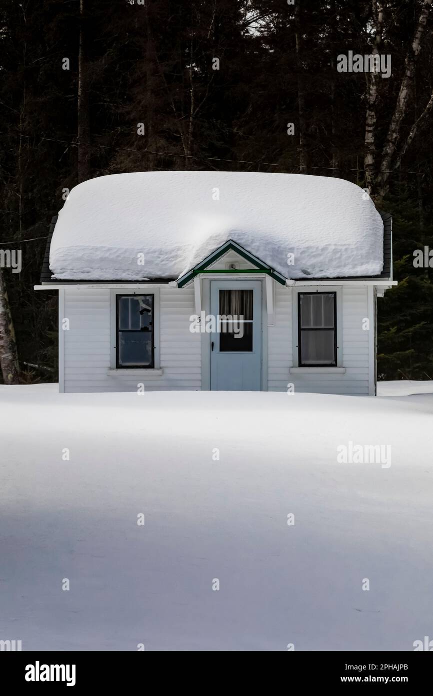 Cottage di charme a Hog Island Country Store lungo gli Stati Uniti 2 e il lago Michigan nella penisola superiore, Michigan, USA [No property release; editoriale lic Foto Stock