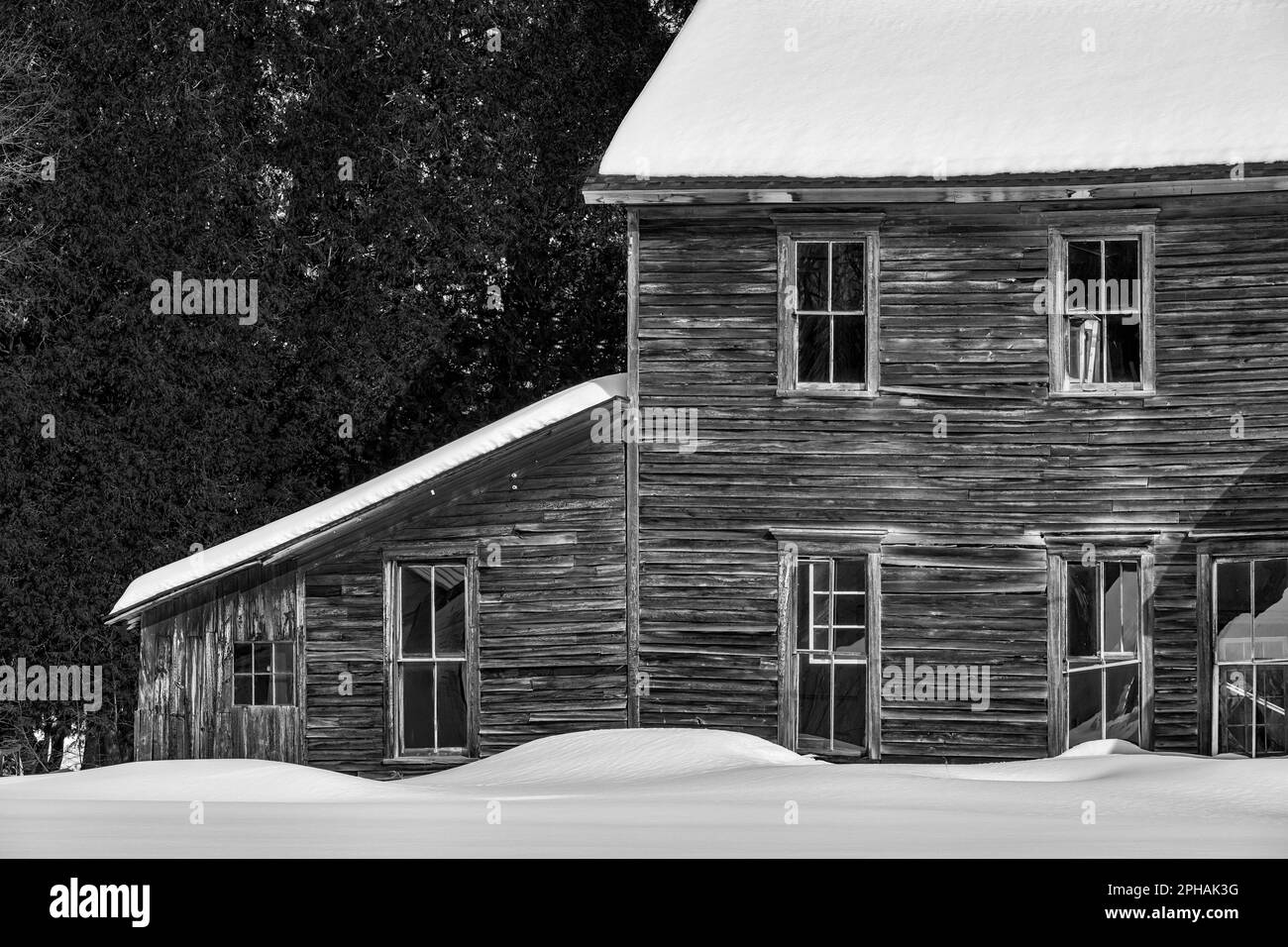 Vecchio edificio della città fantasma nel villaggio di Michigamme nella penisola superiore, Michigan, USA [non è disponibile alcun rilascio di proprietà; solo licenza editoriale] Foto Stock