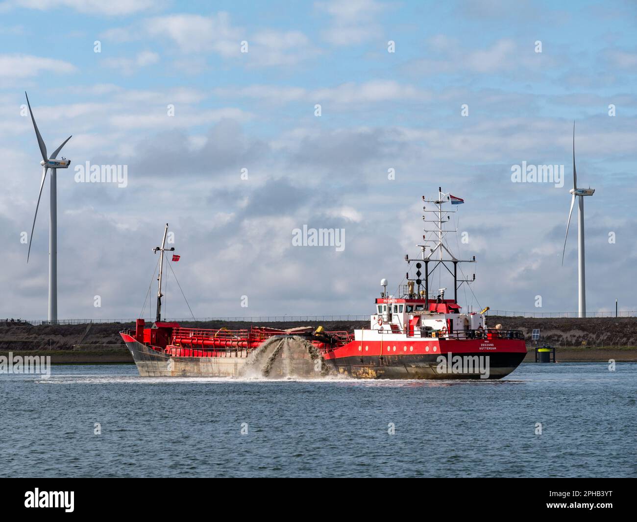 Dragaggio a tramoggia di aspirazione nel porto di IJmuiden, Paesi Bassi Foto Stock