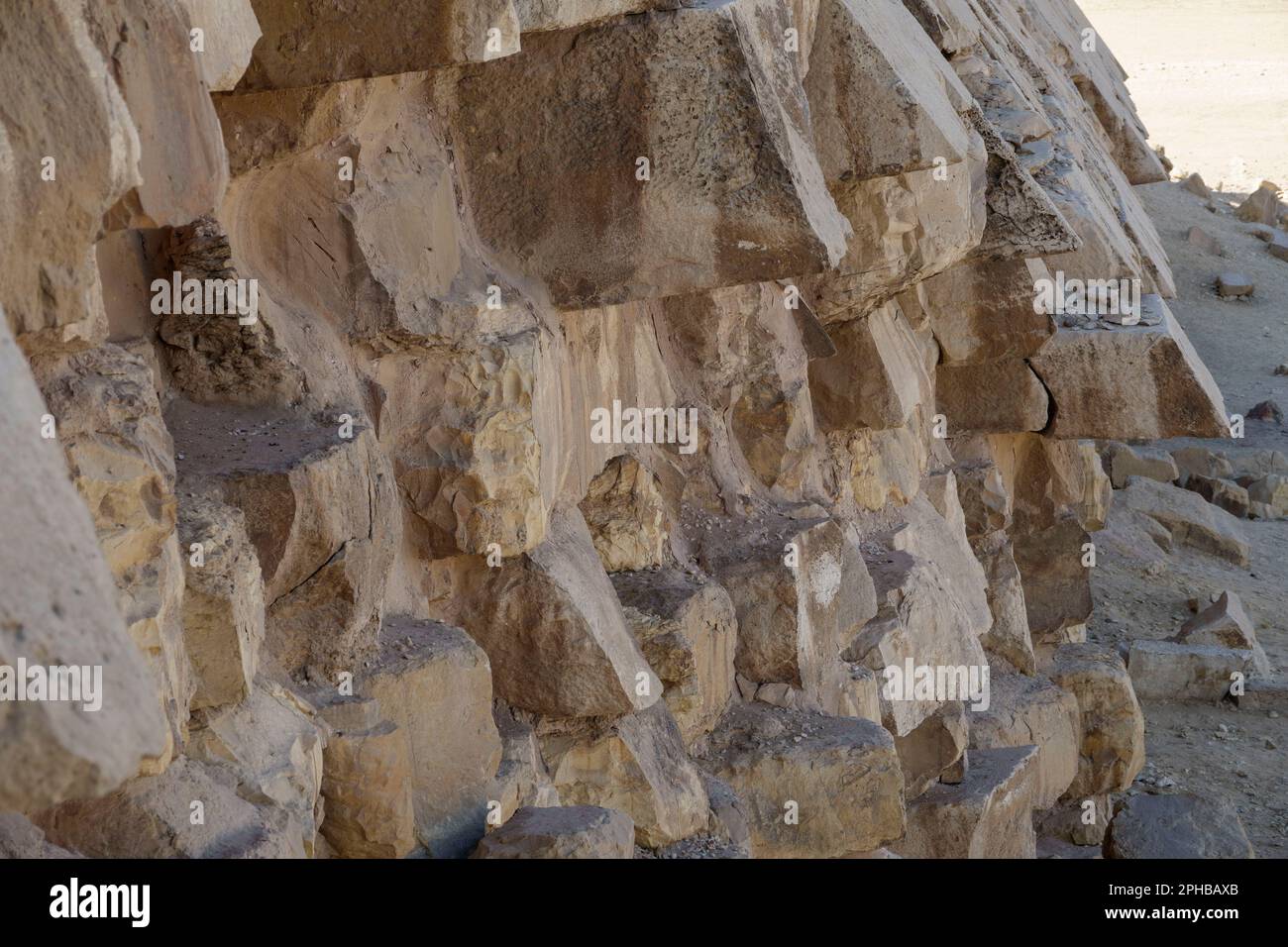 Primo piano della struttura della piramide piegata a Dahshur, basso Egitto Foto Stock