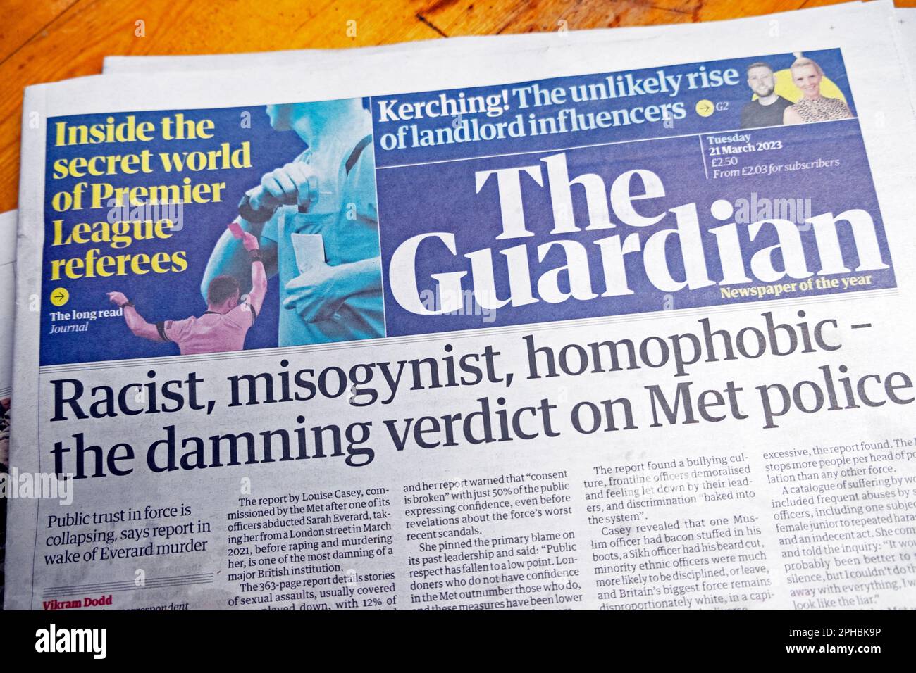 'Razzista, misoginista, omofobico - il verdetto dannante sulla polizia incontrata' Guardian giornale 21 marzo 2023 Londra Inghilterra Regno Unito Gran Bretagna Foto Stock