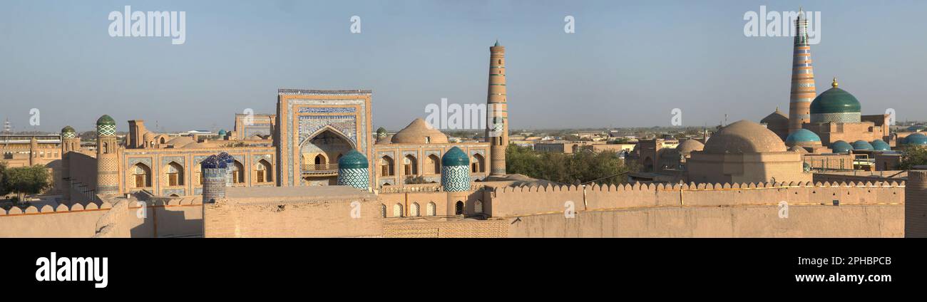 Panorama dell'antica città di Ichan-Kala, vista dall'alto. Khiva, Uzbekistan Foto Stock