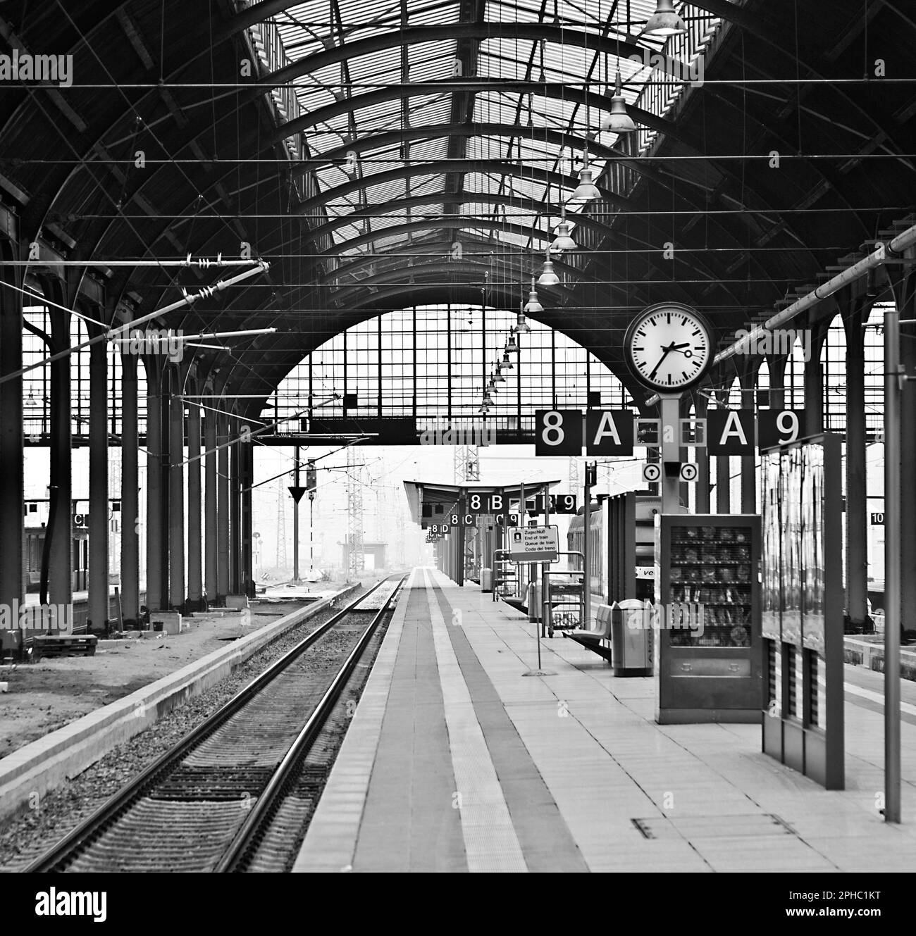 Stazione ferroviaria di Wiesbaden, Germania Foto Stock