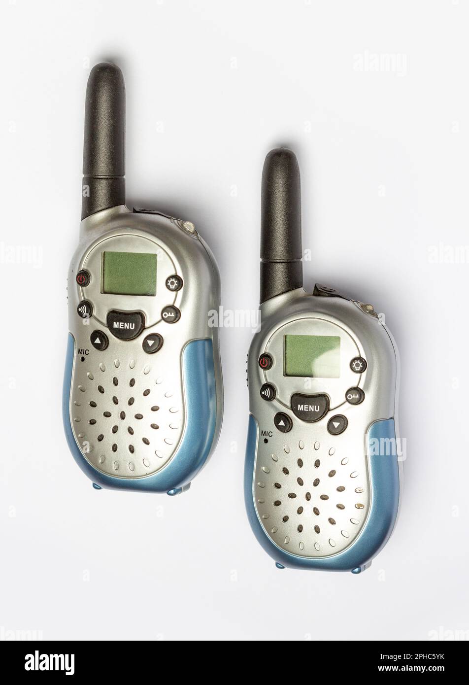 Un paio di walkie talkie su uno sfondo bianco Foto Stock